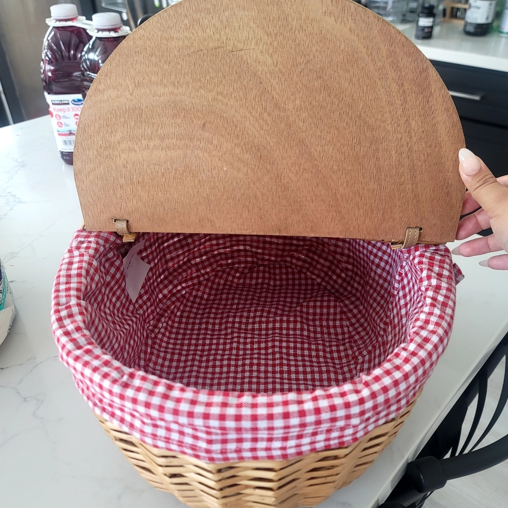 ​Picnic Time Wicker Picnic Basket Vintage  Red & White Gingham Liner Cottagecore - Picture 13 of 16